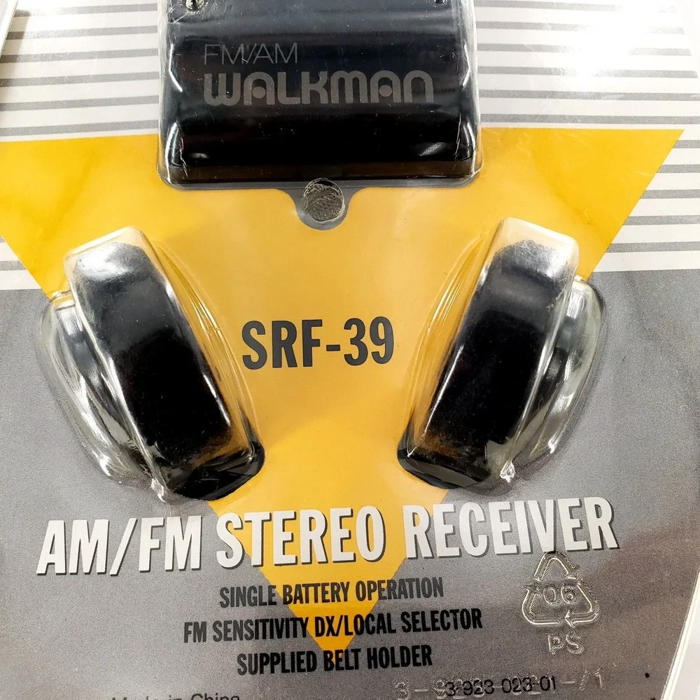 Sony Walkman SRF-49 FM/AM Stereo Radio Brand New Sealed **Damaged Packaging**